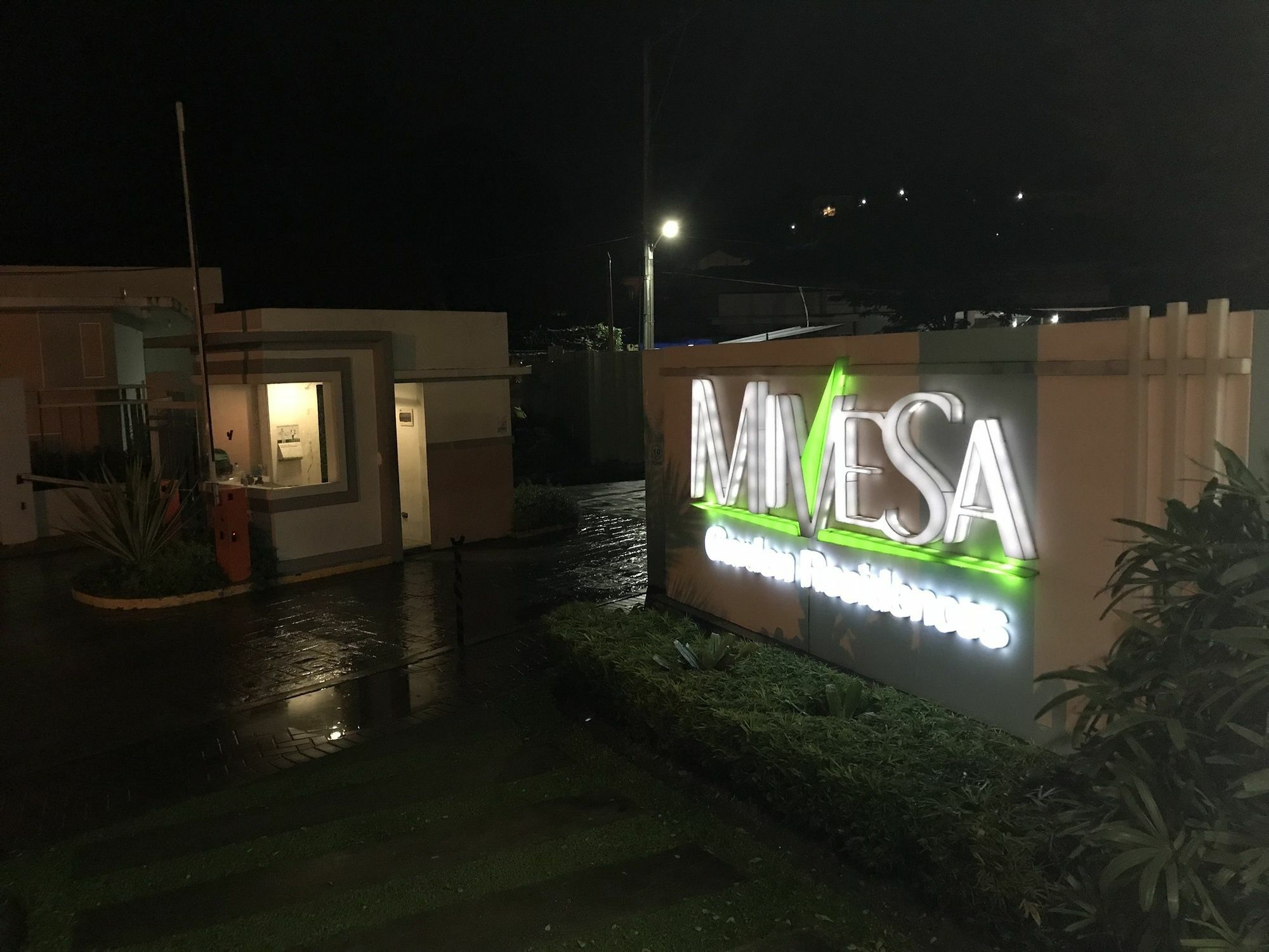 Mivesa Garden Residences By Cec セブ市 エクステリア 写真